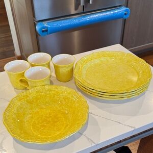 MIKASA -CORNSILK - COUNTRY CHARM D9301 DISHES